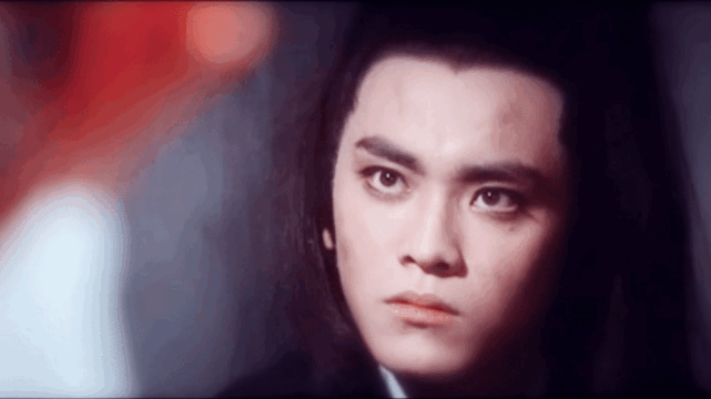 尔冬升被嘲糟老头子当他20岁旧照被翻出意外撞脸蔡徐坤