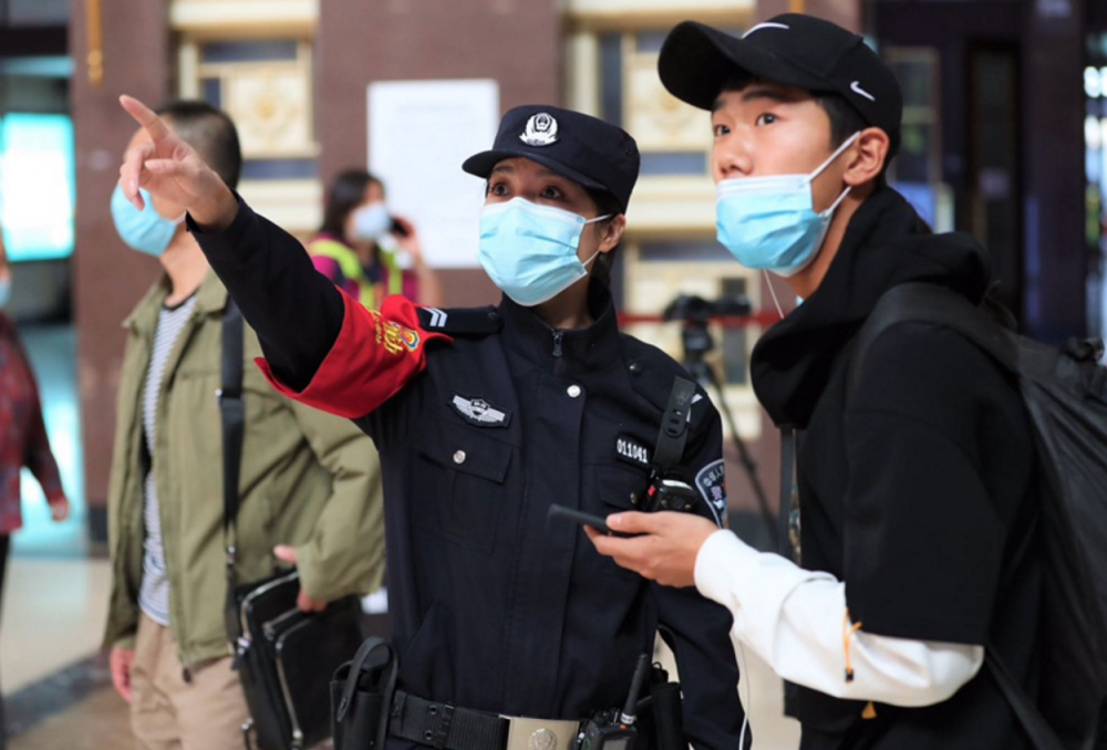 北京站派出所|假期3天铁警处理扰序人员14名 找回旅客行李7件