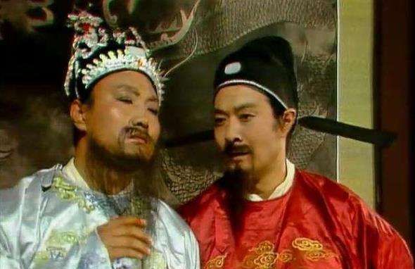 甄士隐|甄士隐醉后给贾雨村50两路费，贾雨村为何不感谢他，还连夜就走