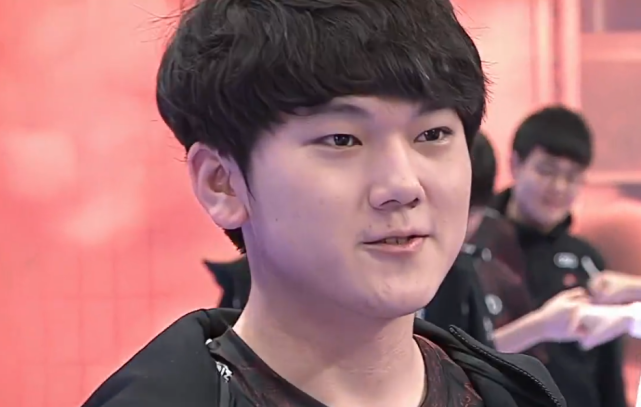 s10阿水太胖上热搜体重接近200斤网友成神第一步