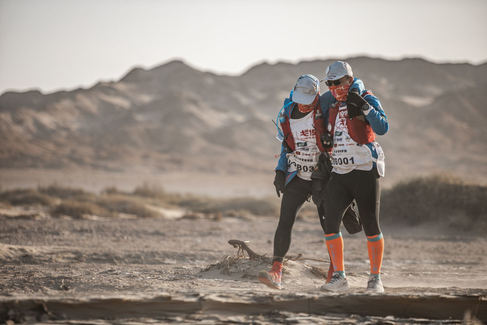 中央媒体看甘肃甘肃瓜州第十五届玄奘之路商学院戈壁挑战赛