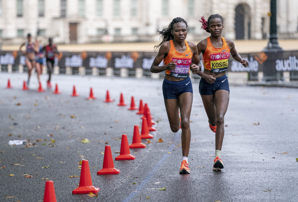 3伦敦马拉松女子精英组赛况
