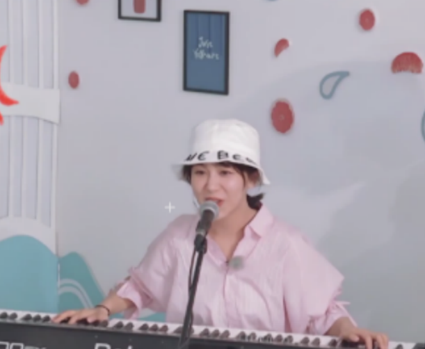 王俊凯|王俊凯特长架子鼓，李现萨克斯，刘宪华小提琴，看到杨紫：深藏不露呀！