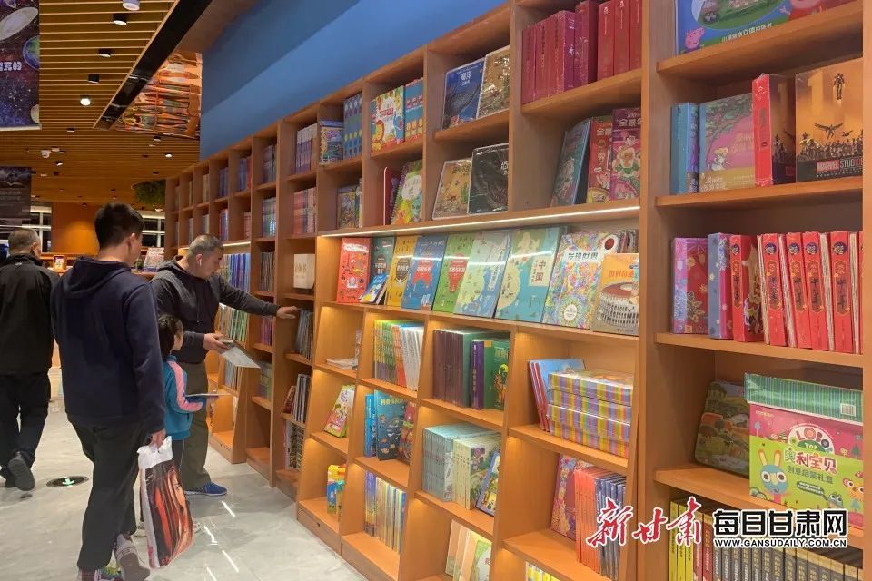 培养孩子|“宅”着也精彩！看兰州人的“书香味”假期
