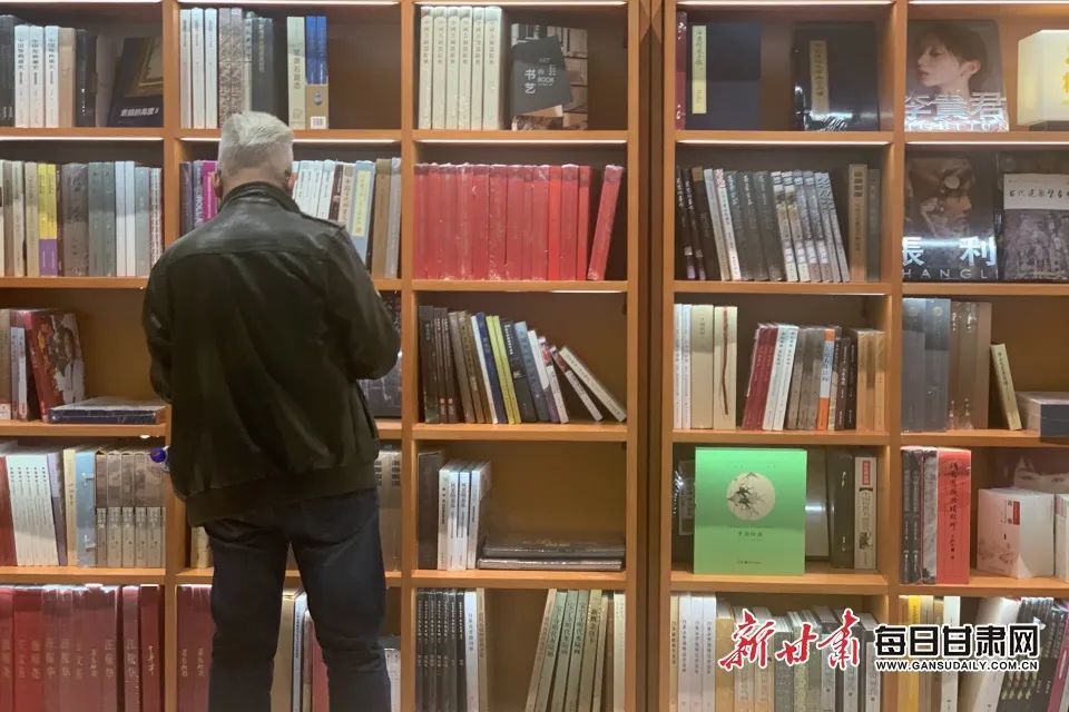 培养孩子|“宅”着也精彩！看兰州人的“书香味”假期