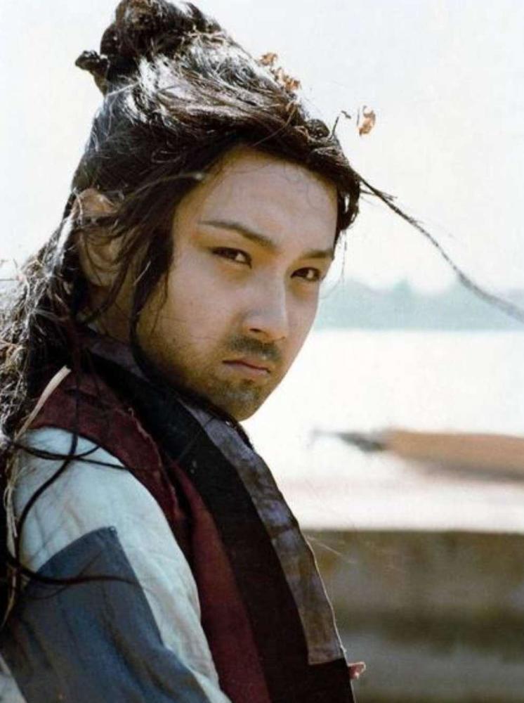 贾宝玉|《红楼梦》中贾宝玉考中后出家了，是“范进中举”的翻版吗？