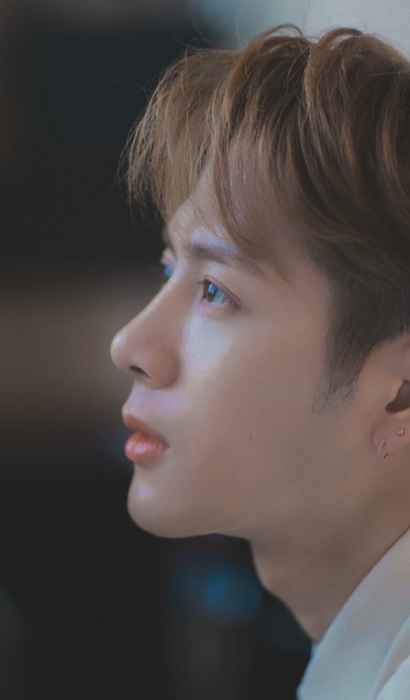 王嘉尔壁纸/是多少女生的理想型啊!_腾讯新闻