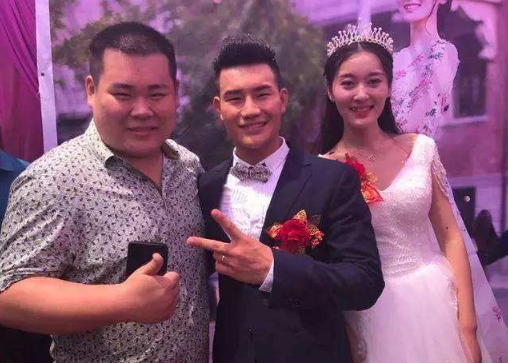 《小兵张嘎》胖墩大婚,"嘎子"带众演员捧场,张一山缺席被吐槽