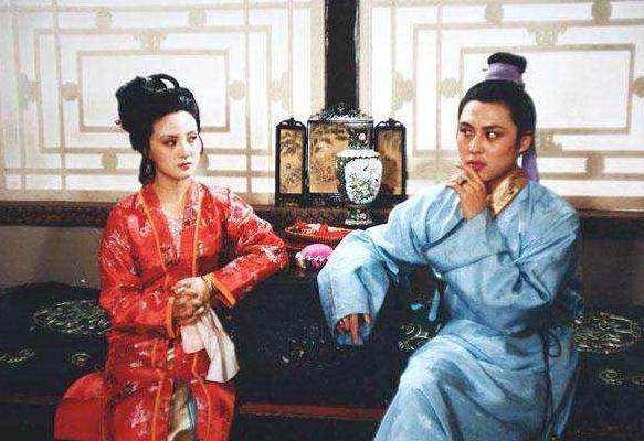 王熙凤|奇怪了：王熙凤给尤二姐过周年，这是为哪般？