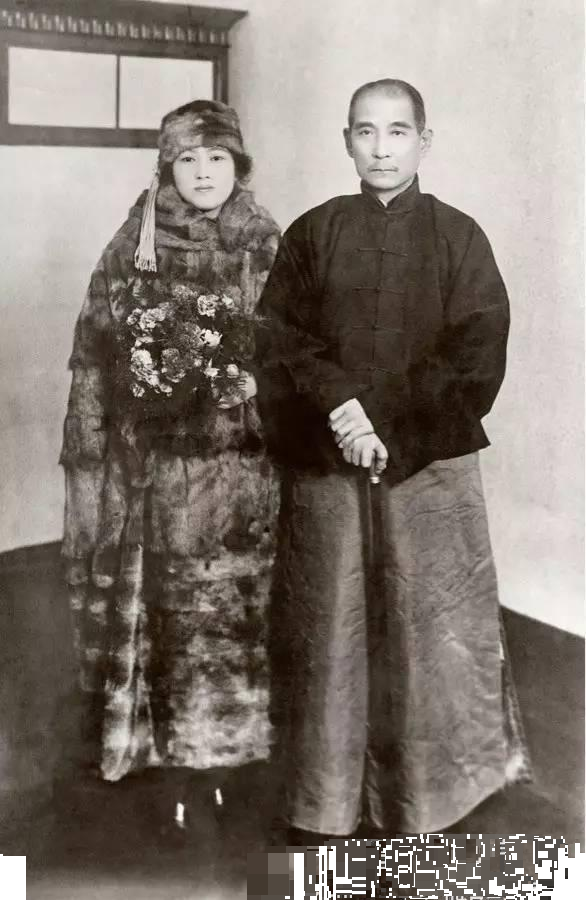 此人才是近代最强"辣妈":三个女儿国色天香,三个女婿叱咤风云!