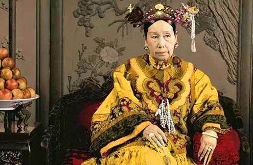 八国联军|八国联军侵占北京实拍：洋人怀里的中国女人表情各异