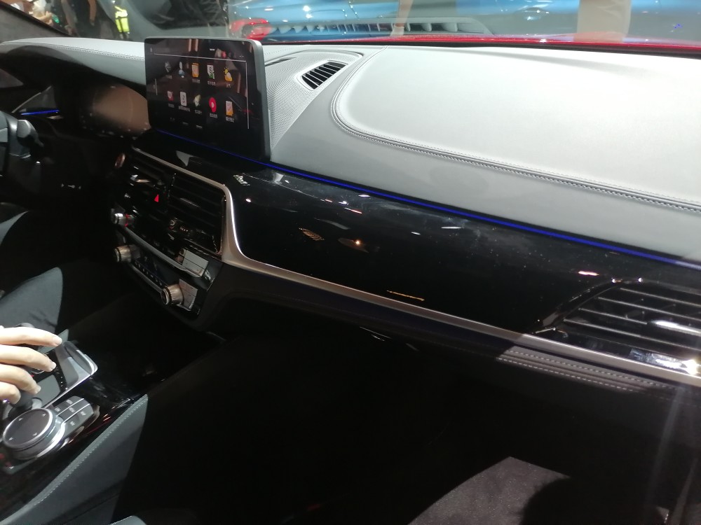 车展|北京车展实拍新款宝马M5 售价143.89万元