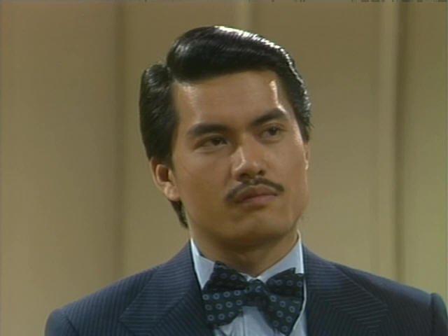 吕良伟在很多经典的影视剧中,都有出演,比如说《上海滩》中,饰演丁力