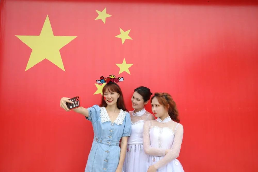 国旗|我在这里，我与国旗同框