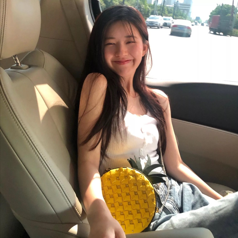 赵露思甜美头像