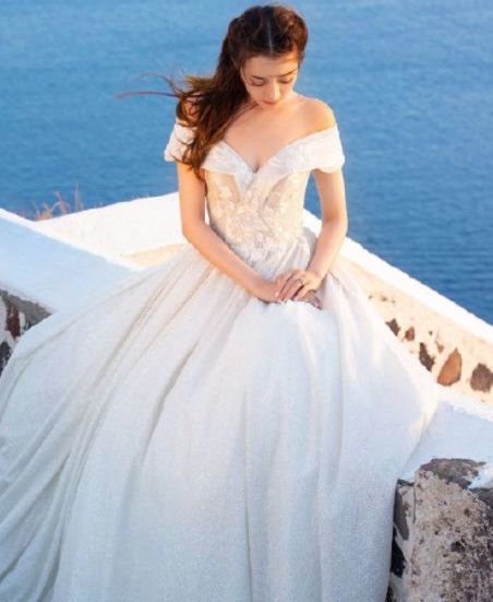 迪丽热巴|黄景瑜热巴“结婚照”被网友曝光！看清两人婚礼地点后，粉丝们热闹起来了