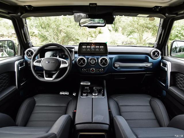 采埃孚8at|自主研发2.0T＋采埃孚8AT！这台“国产版牧马人”不到16万