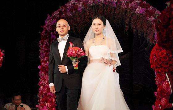 玻璃大王曹德旺给两个儿子分配家产,为啥小儿子只能去当搬运工?