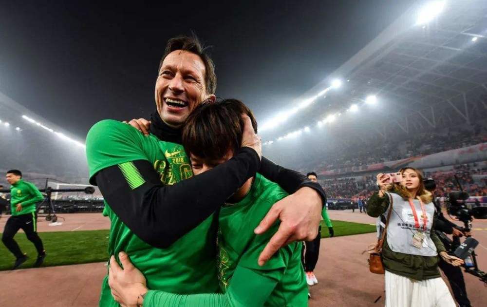 北京国安|北京国安前任功勋主教练施密特想念北京，他还会前来执教吗？