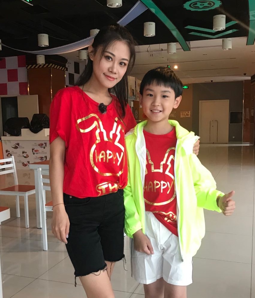 沈正珩与梦然同台自信微笑,首度合作《少年》_腾讯新闻