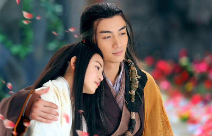 陈妍希|陈妍希罕见晒出自拍照！拍摄角度却十分清奇，仿佛像是换了一个人