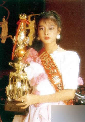 刘德华|难怪刘德华不晒老婆，看到朱丽倩的样子，网友：我也不敢晒