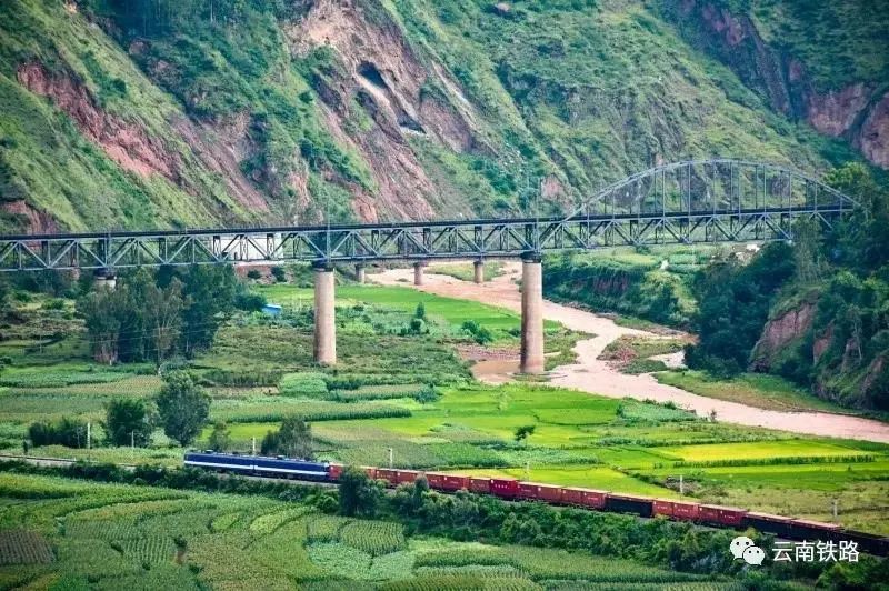 国庆特刊走近成昆铁路成昆线上的盘山铁路