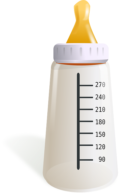 添加辅食|世纪难题：宝贝出生后奶量和辅食到底多少？营养师分三阶段告诉你