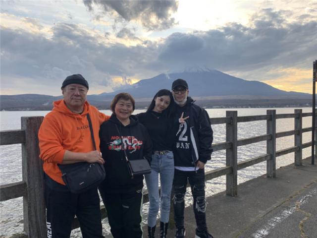 潘玮柏|潘玮柏娇妻婚变风波后晒美食很滋润，台媒曝光其性感旧照，温婉形象是伪装？