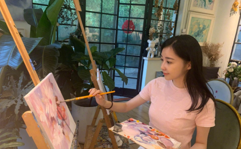 潘玮柏|潘玮柏娇妻婚变风波后晒美食很滋润，台媒曝光其性感旧照，温婉形象是伪装？