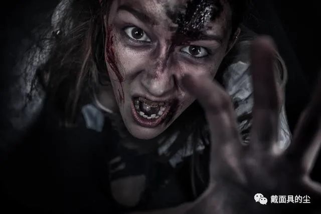 都市传说成都僵尸事件僵尸会装作人乘车见人就咬