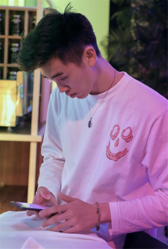 外表英俊帅气的的林子轩显出了强大的气场,很小的时候就已经能在国际