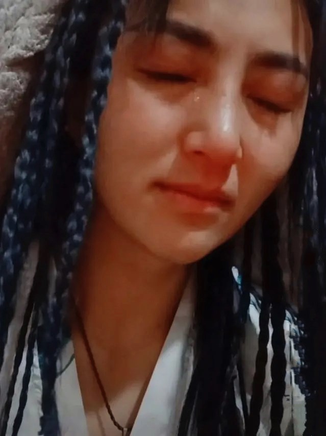 拉姆的姐姐也表示自己并不知道未来该如何安顿自己的父亲,家里被烧不