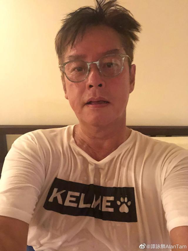 谭咏麟|谭咏麟自曝两女侍一夫，今坦言愧对正妻与情人，透露背叛发妻原因