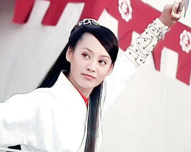 宁静在《杨门女将》中饰演的穆桂英,豪爽仗义,不拘小节,给人留下了