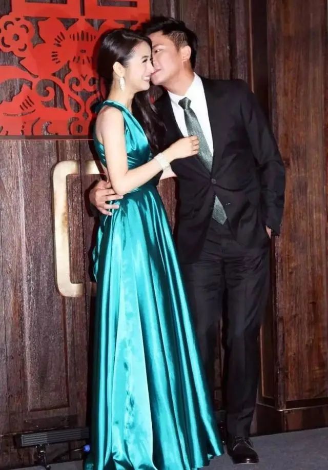 林依晨|林依晨夫妇久违同框！女方冻龄似少女，男方憔悴颜值下降