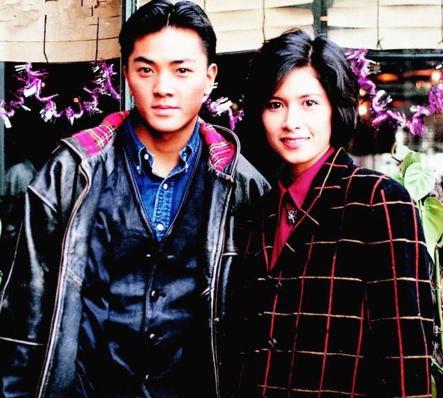 郑伊健|郑伊健53岁生日，妻子蒙嘉慧为丈夫庆生，二人小餐馆吃面尽显温情