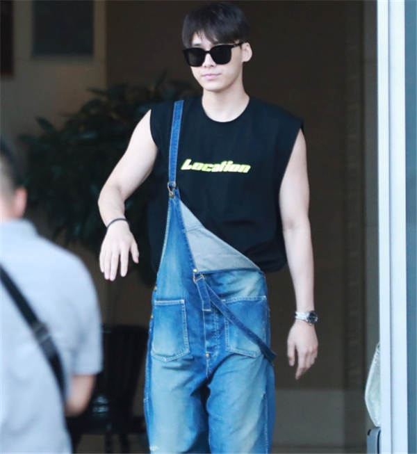 男星穿上背带裤鹿晗减龄肖战清新看到千玺这也太萌了