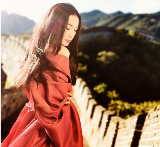 港星|54岁港星盘点：李若彤身材曲线佳，温碧霞冻龄，她们却显老态