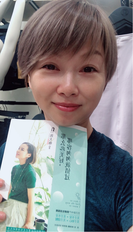 港星|54岁港星盘点：李若彤身材曲线佳，温碧霞冻龄，她们却显老态