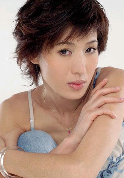 大郑爽被誉为最美扈三娘被两任男友伤害今54岁仍单身