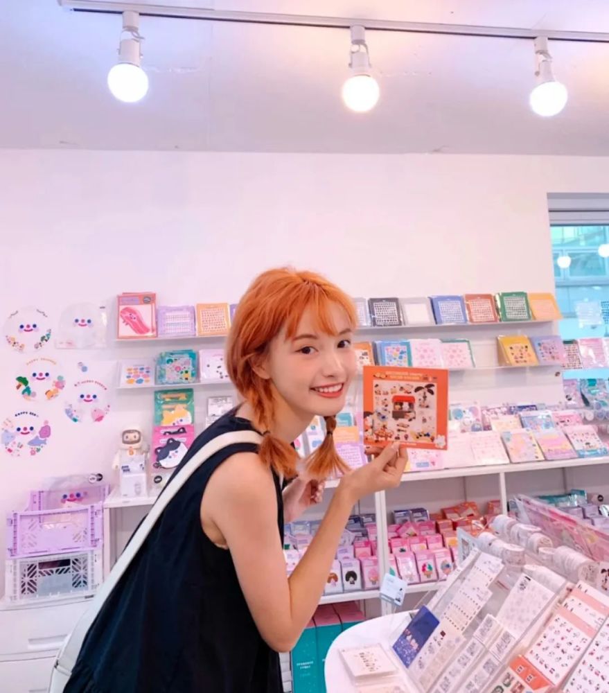 王思聪|王思聪最美前女友，咋成了馒头脸？