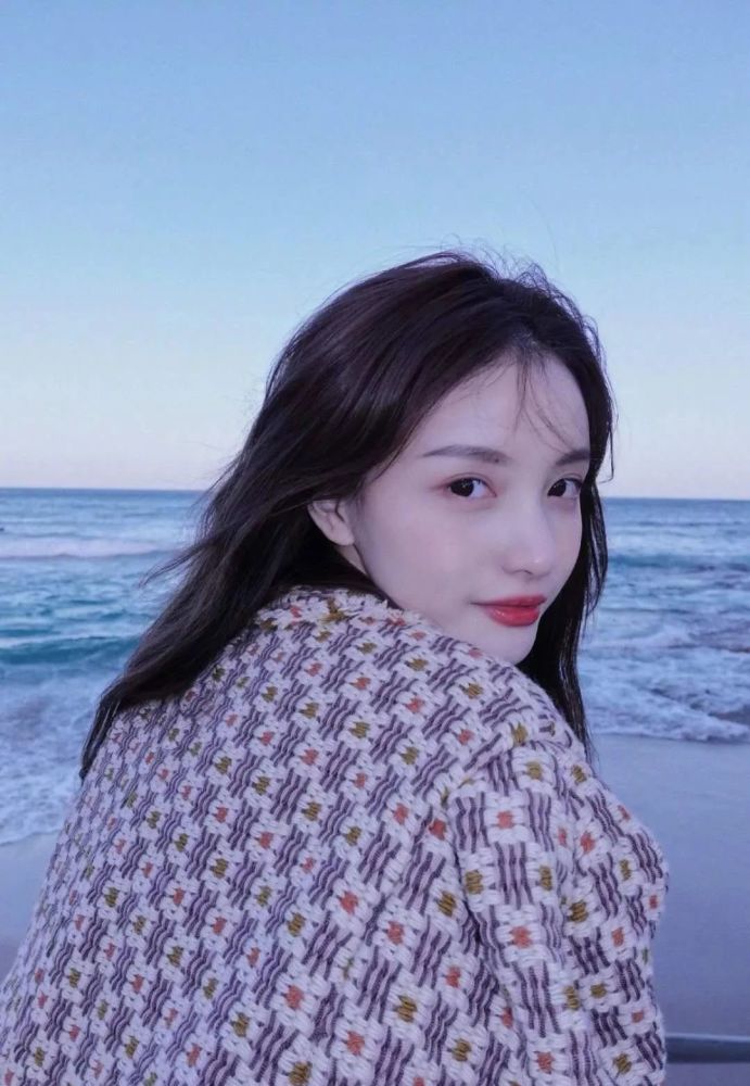 王思聪|王思聪最美前女友，咋成了馒头脸？