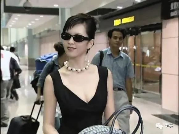 天心|曾经比邱淑贞性感，45岁的她脸僵到不敢认…