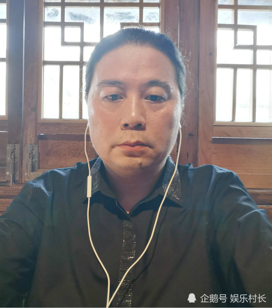 汪海林|汪海林评肖战生日“给29岁的我”，喊话肖战保持冷静，发文中首次改变态度