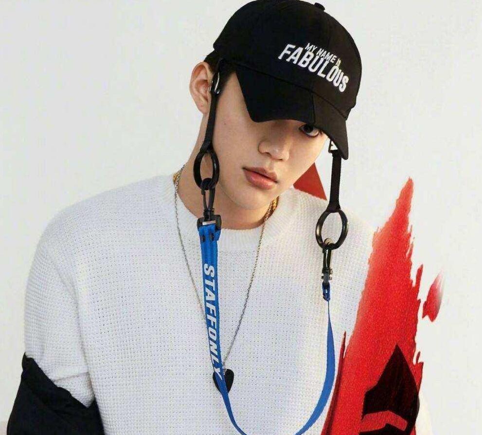 李小璐|李小璐和PGone恋情有了新的发展，两人穿同一件衣服，隔空秀恩爱