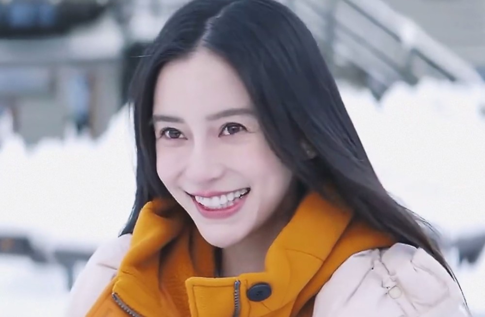 baby|Baby回复聚会合照站位问题，朋友之间不用介意，网友反应真的超暖心