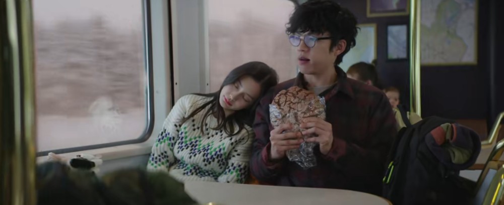 baby|Baby回复聚会合照站位问题，朋友之间不用介意，网友反应真的超暖心