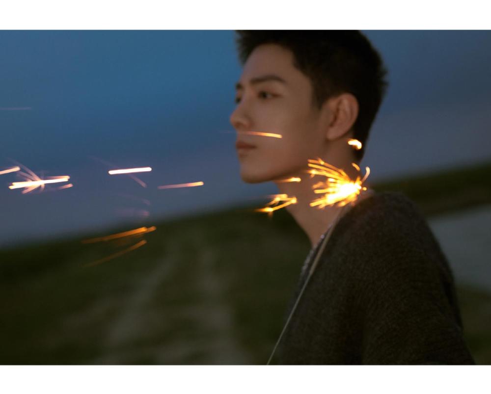 肖战|肖战29岁生日发文，向阳而生成为更好的人，手绘图皆是满满真情