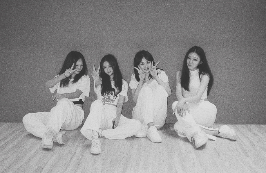 姚安娜|名媛组团出道？任正非小女儿姚安娜与名媛组舞团，稳站C位气质好